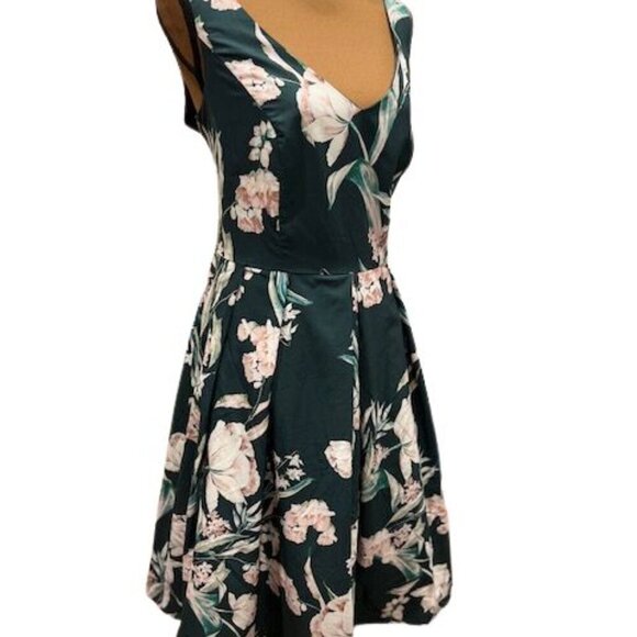 City Chic Sleeveless Fit and Flare Floral Midi Dress in Jade – Size 14 - Picture 8 of 11